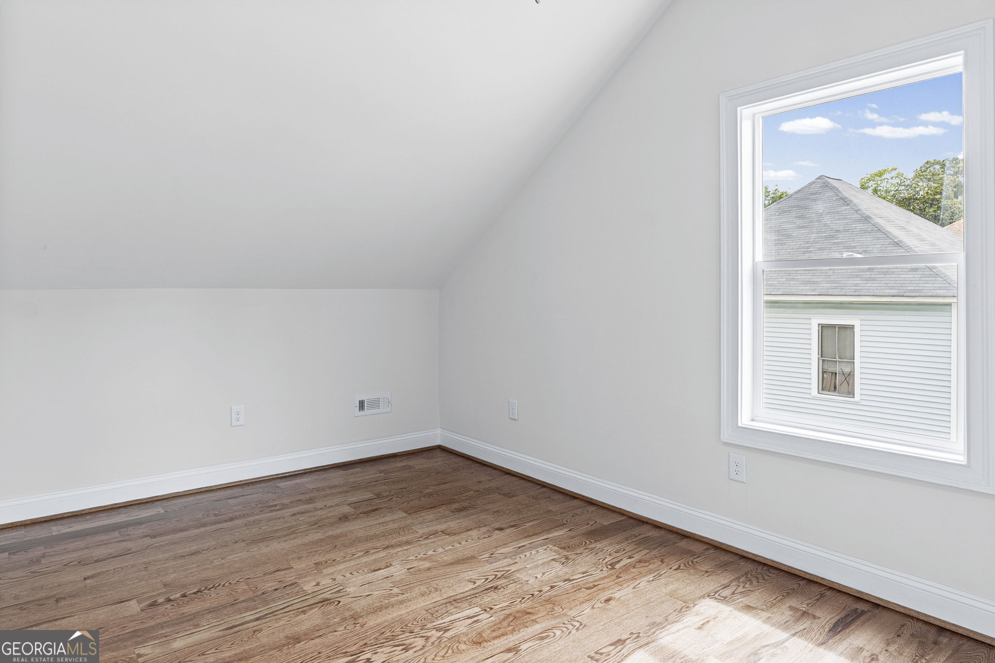 14 Salbide Avenue Property Photo 34