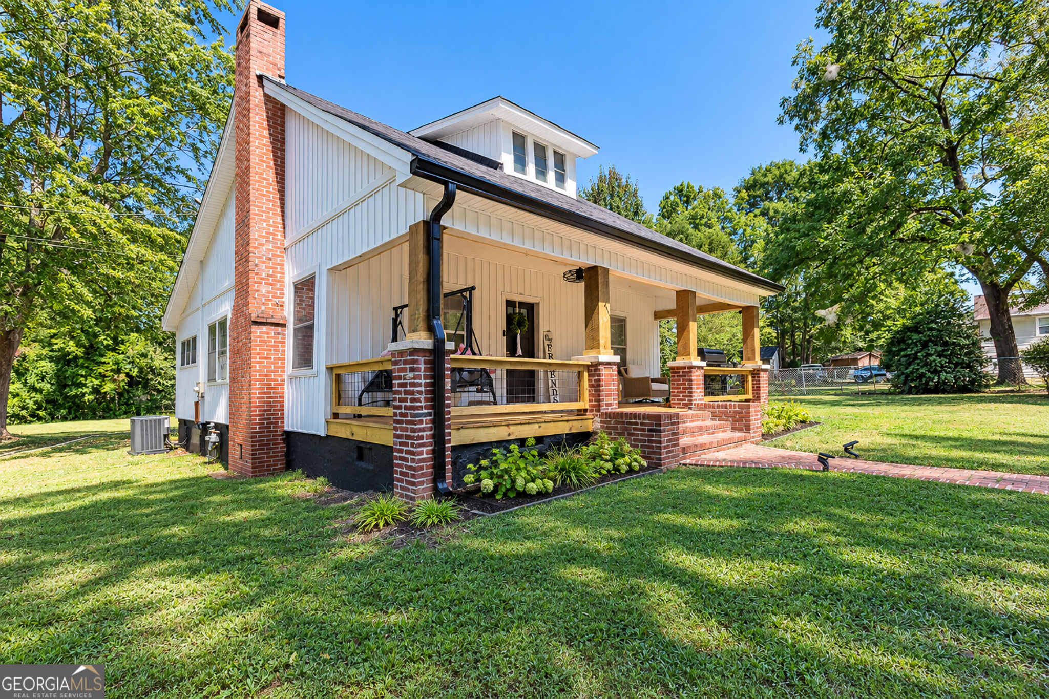 1108 S Chattanooga Street Property Photo 2