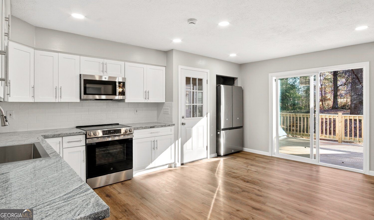 1837 Coventry Way Property Photo 4