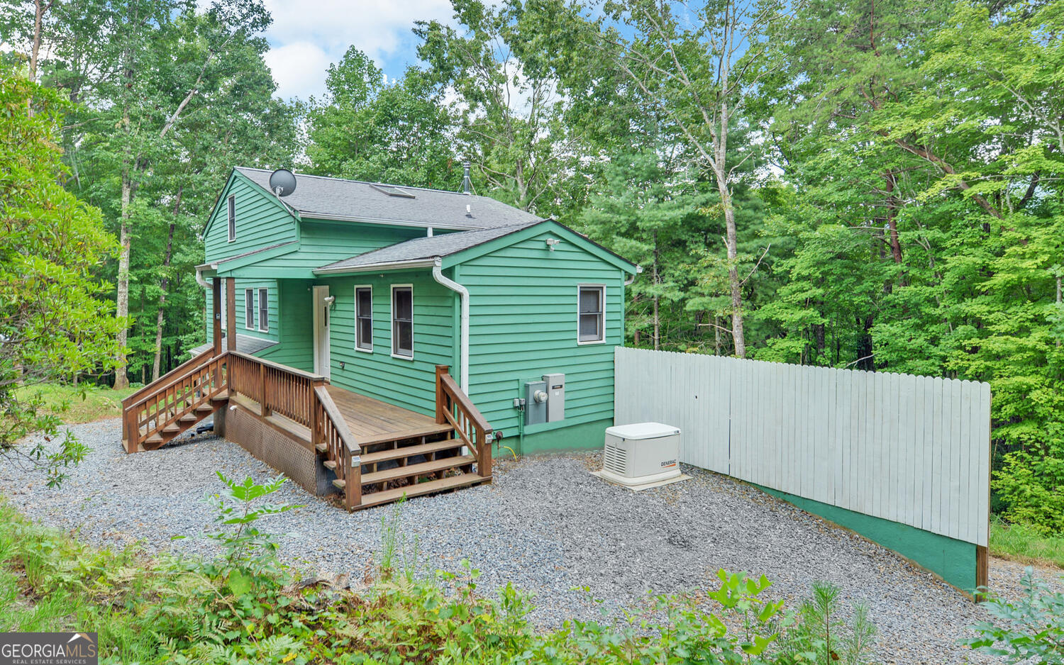 1055 Wolfpen Trail Property Photo 2