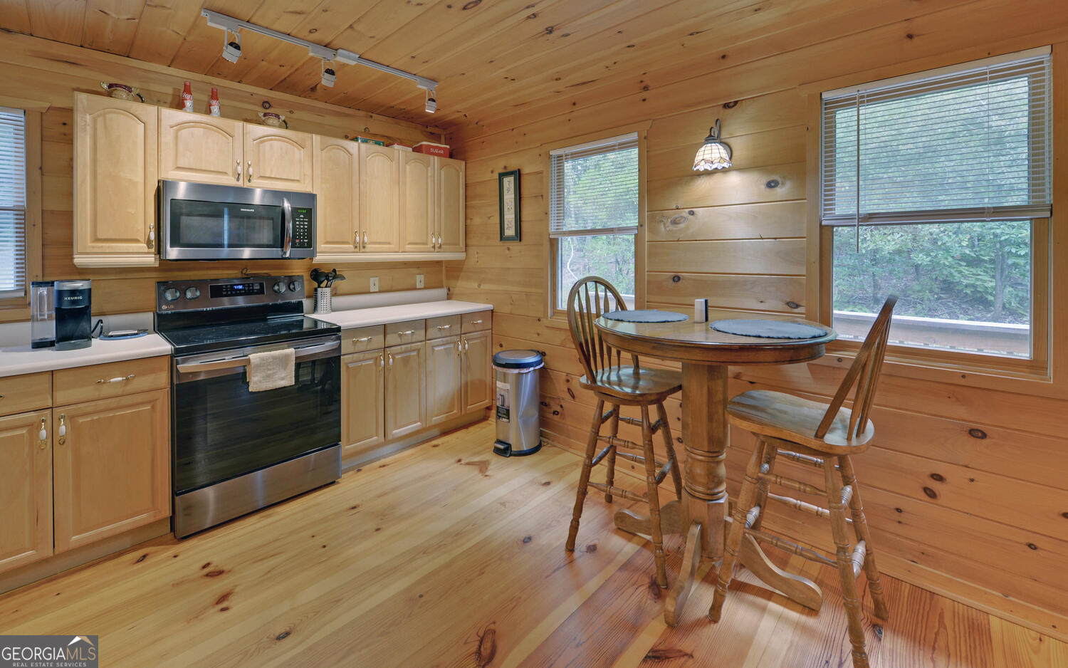 1055 Wolfpen Trail Property Photo 12