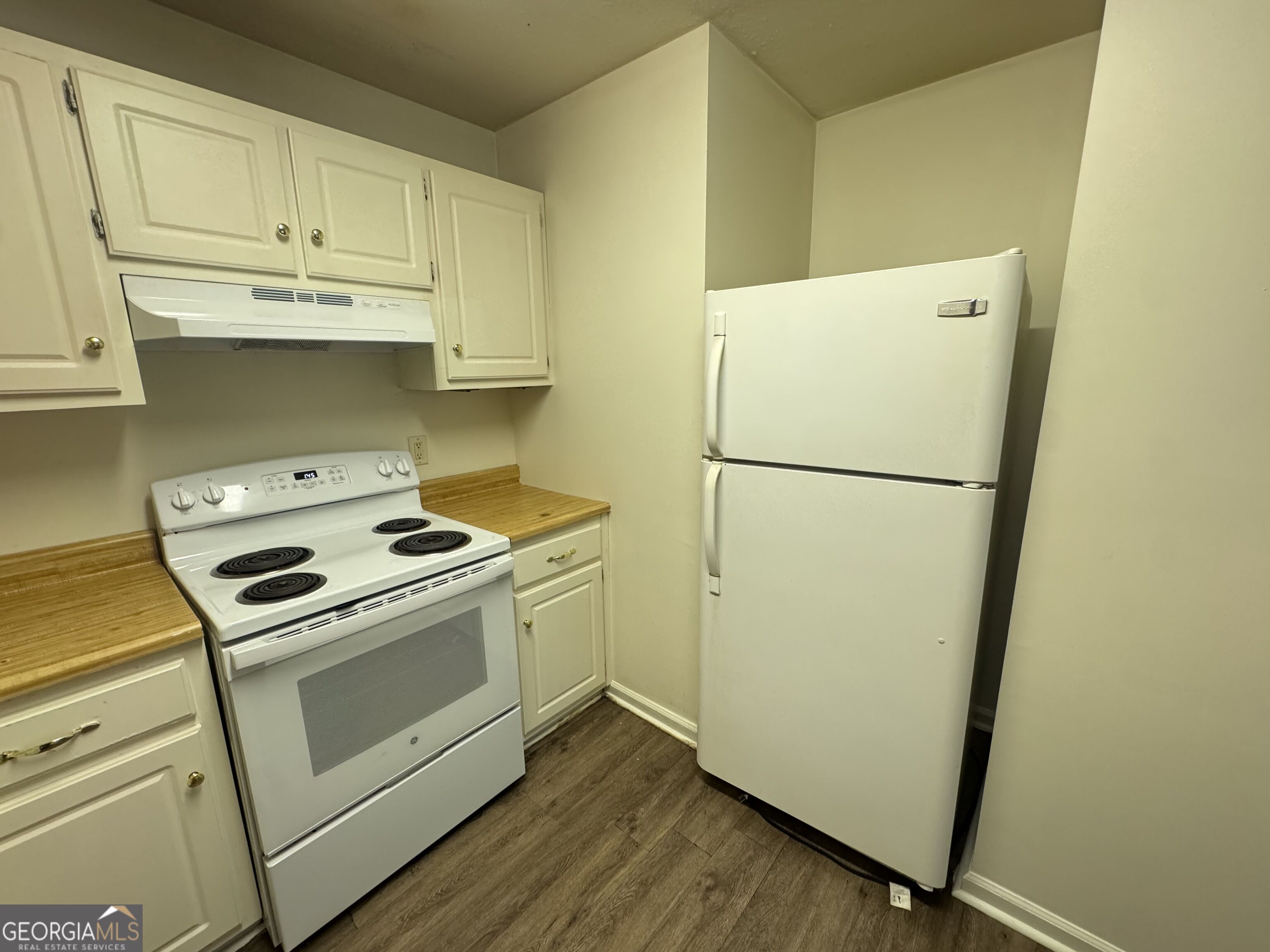 1403 Claxton Dairy Rd # B Property Photo 2