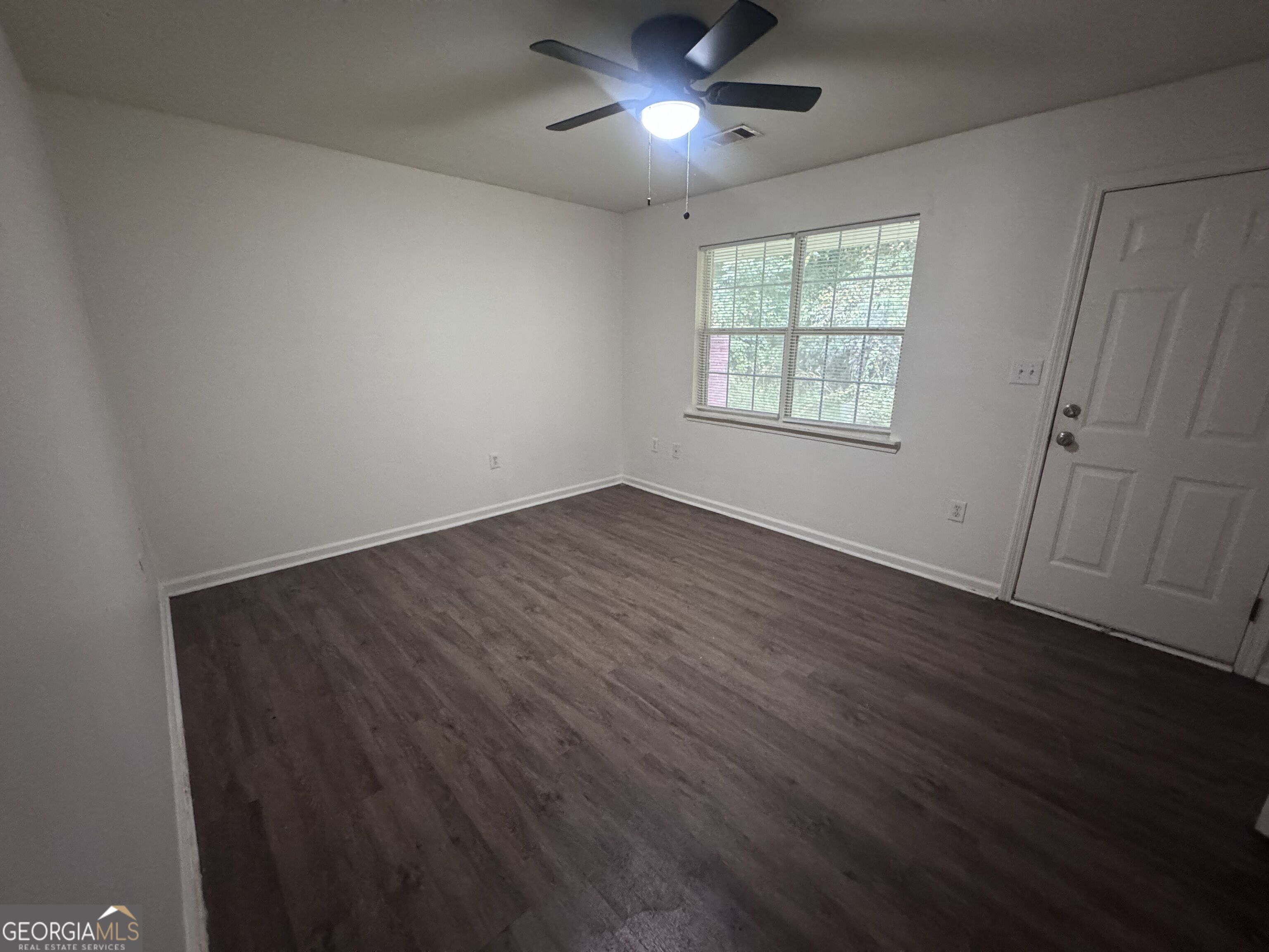 1403 Claxton Dairy Rd # B Property Photo 4