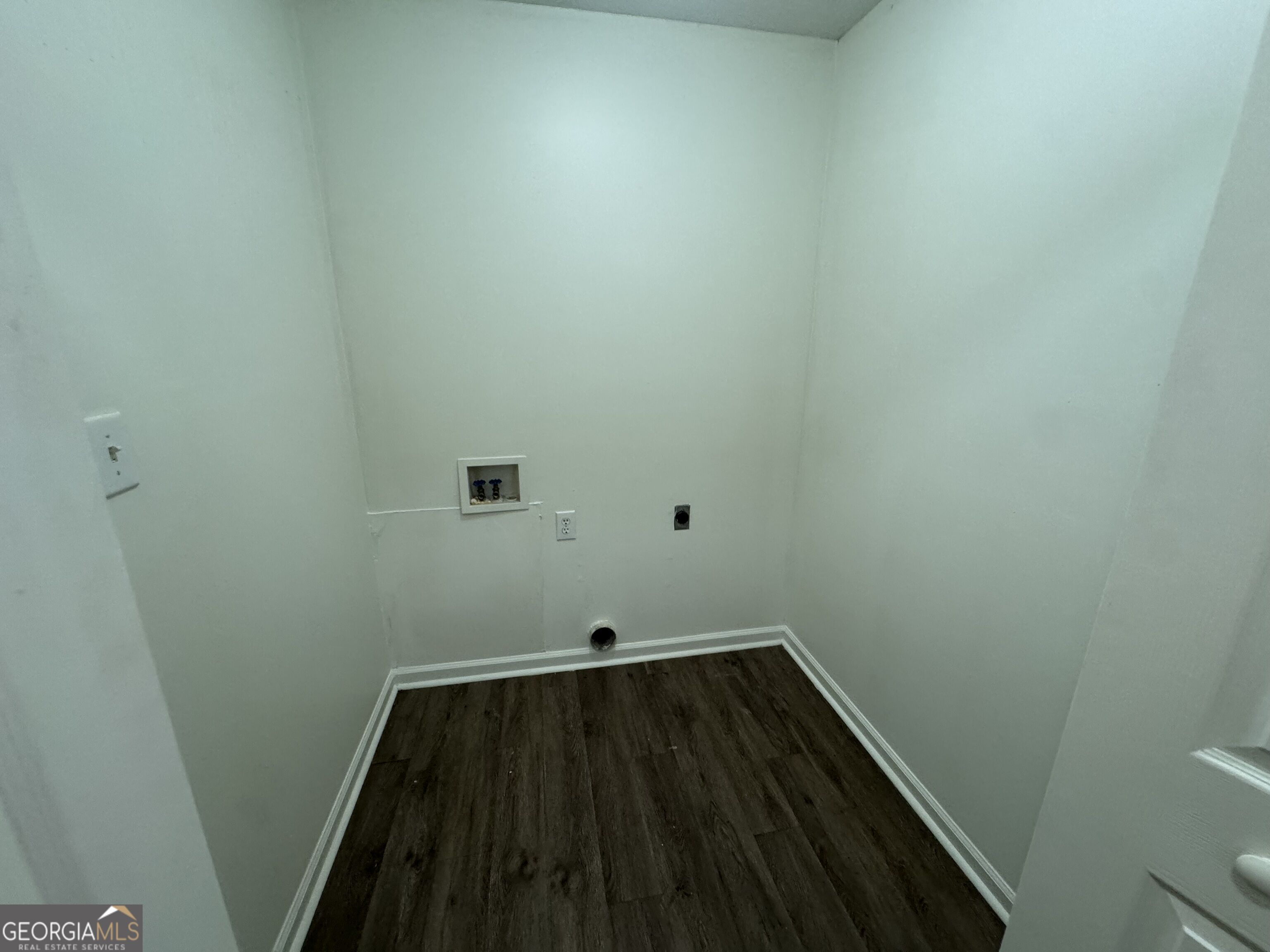 1403 Claxton Dairy Rd # B Property Photo 5