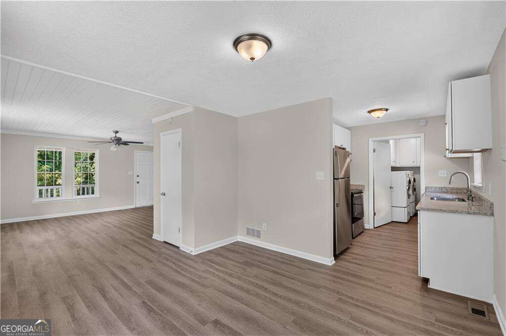2518 Ridgecrest Drive Property Photo 4
