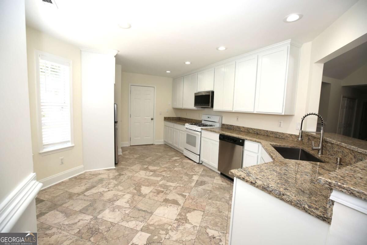 3458 English Oaks Drive Nw Property Photo 8