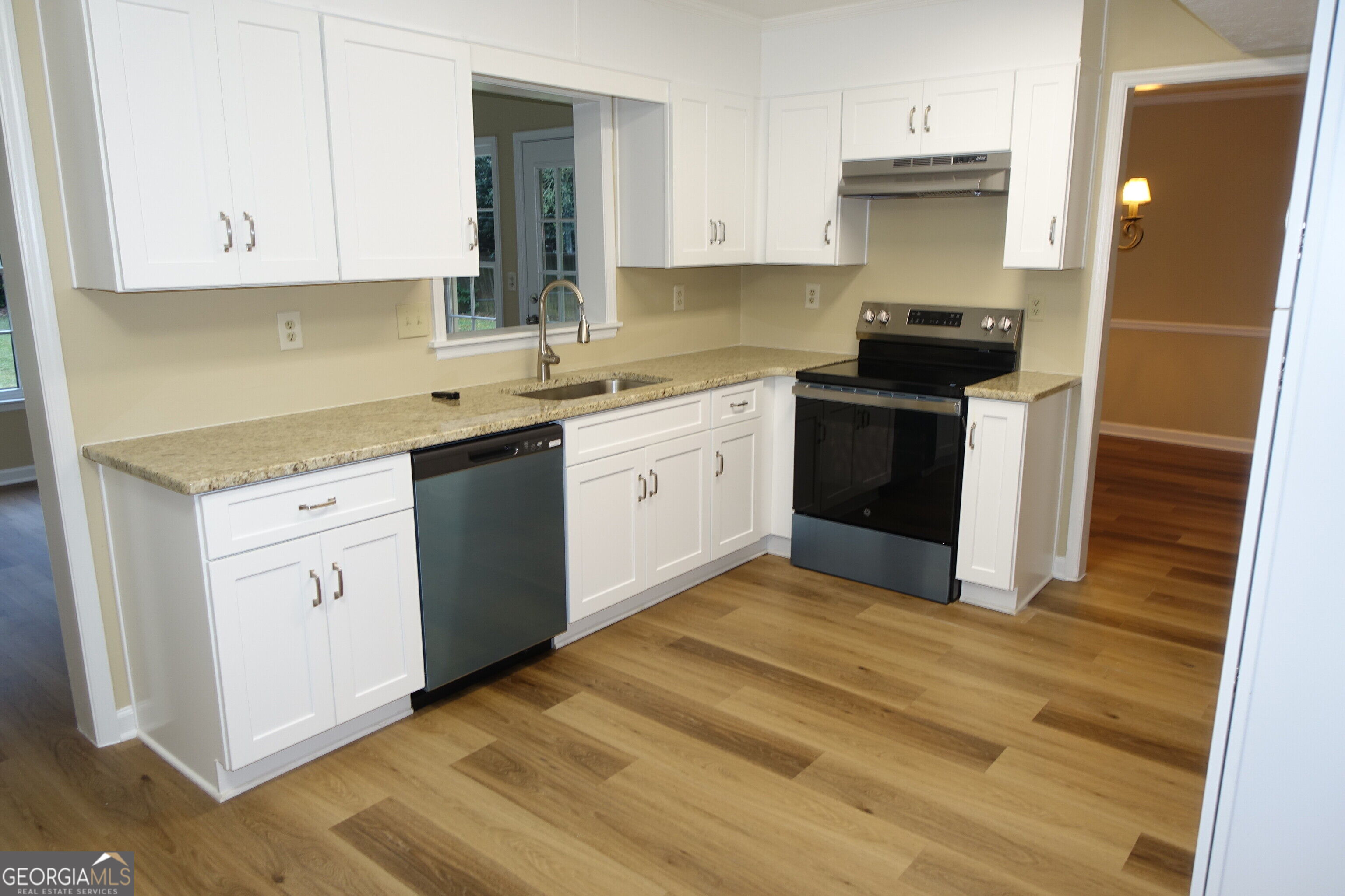 103 Cherry Hollow Property Photo 4