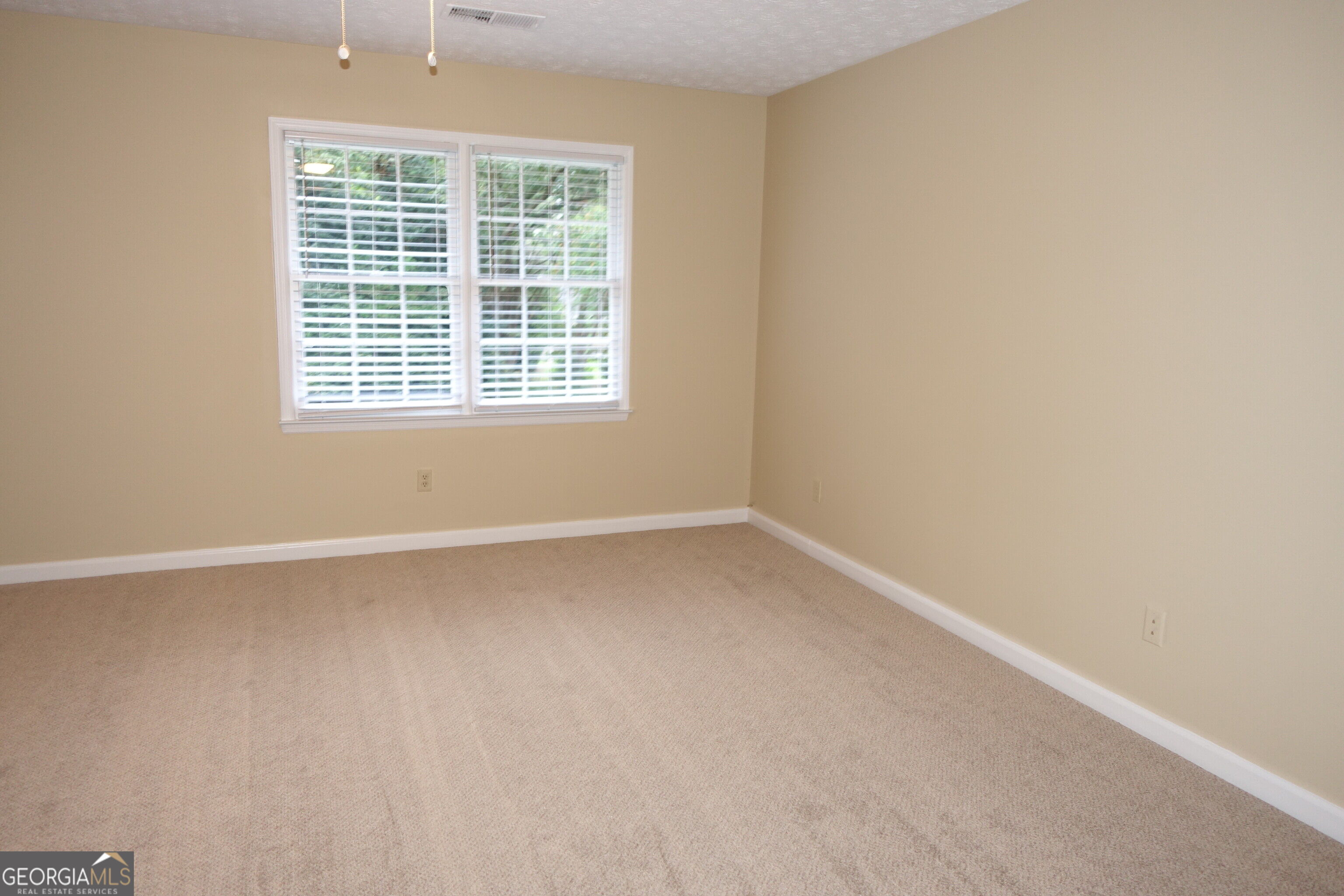103 Cherry Hollow Property Photo 8