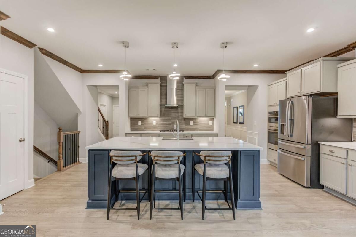464 Michigan Circle Property Photo 3
