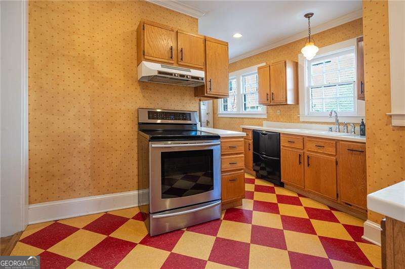 1119 University Drive Ne Property Photo 10