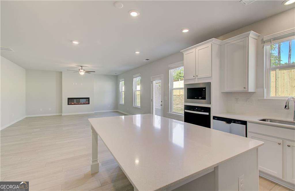 640 Leafy Branch Way Property Photo 12