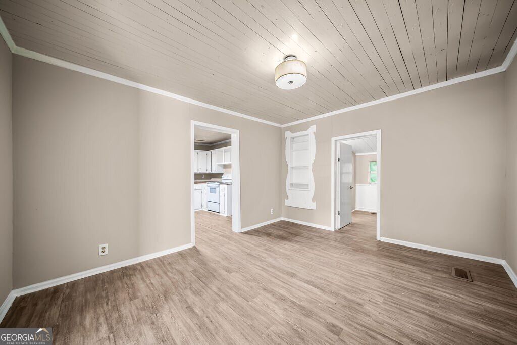 271 South Avenue Property Photo 9