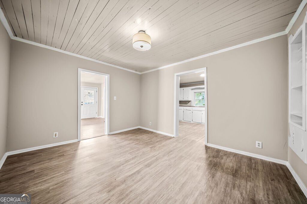 271 South Avenue Property Photo 12