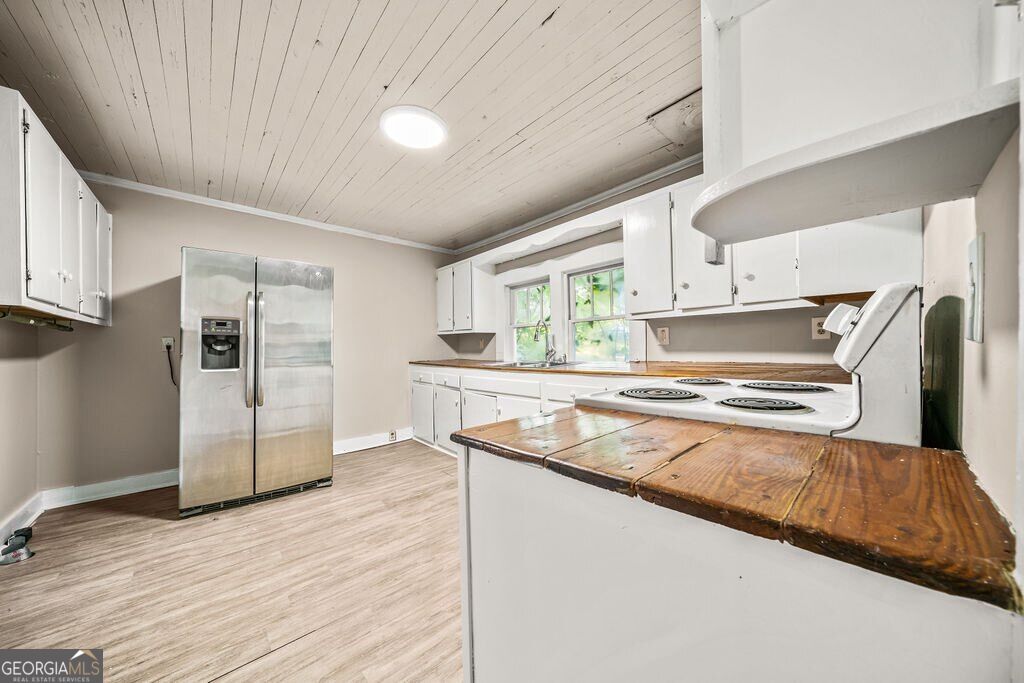 271 South Avenue Property Photo 18
