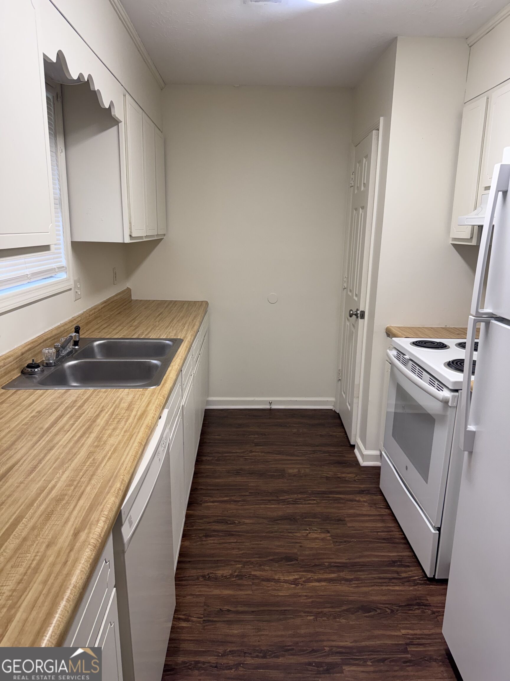 510 Cypress Drive # A Property Photo 3