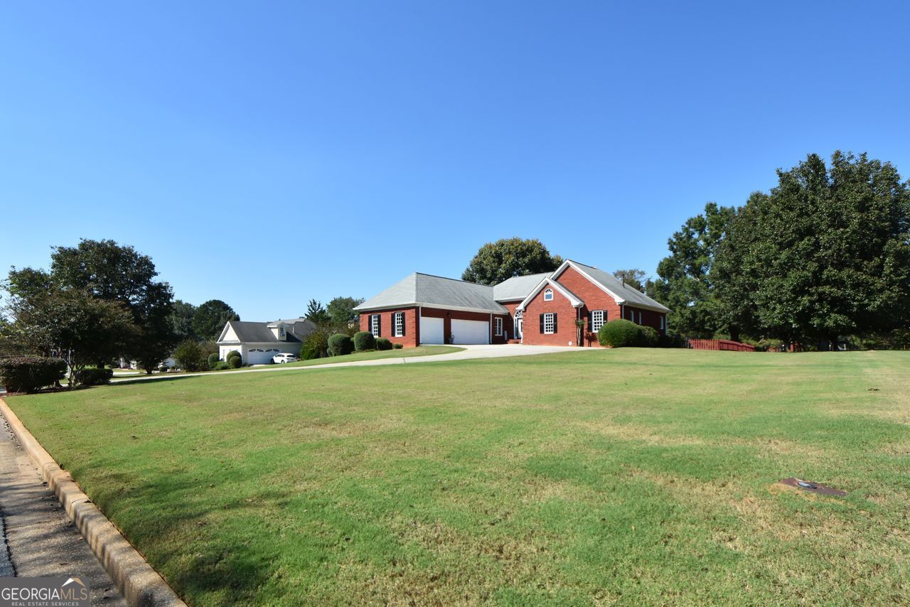 1209 Dover Place Se Property Photo 5
