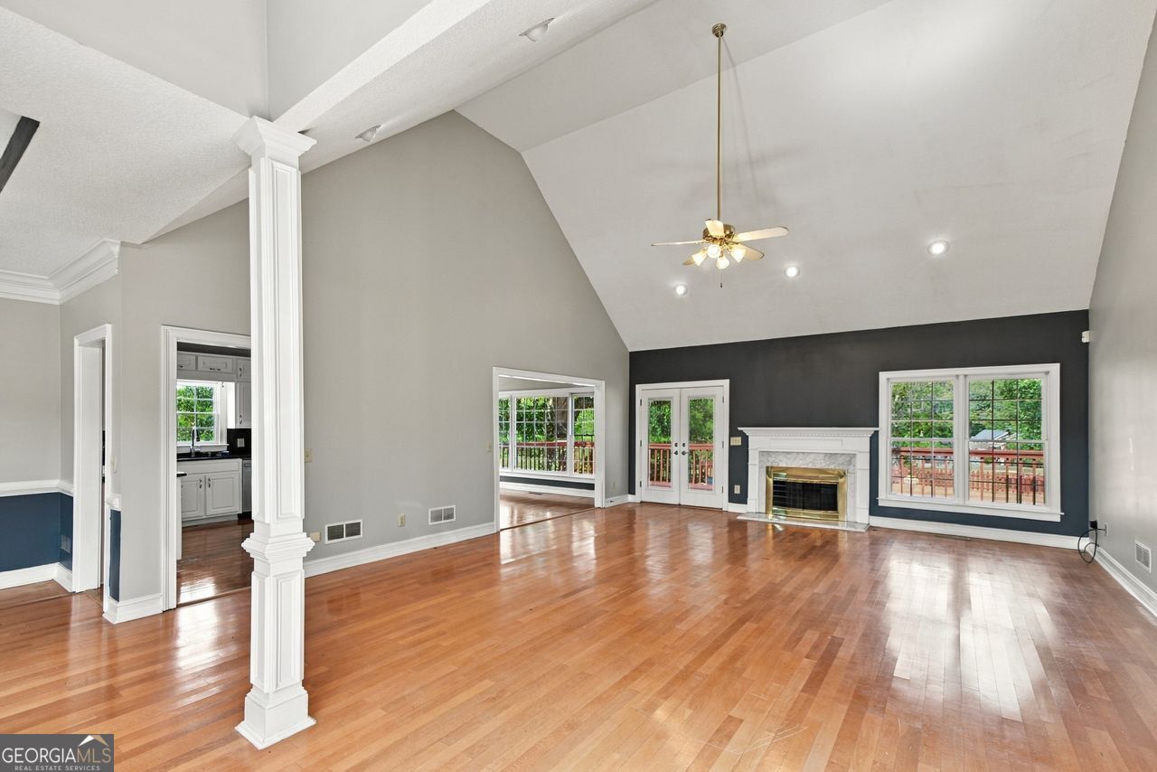 1209 Dover Place Se Property Photo 9