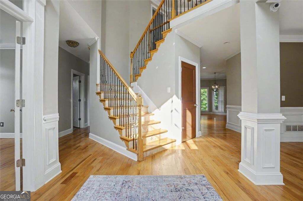 211 Cedar Woods Way Property Photo 4