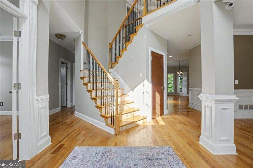 211 Cedar Woods Way Property Photo 4