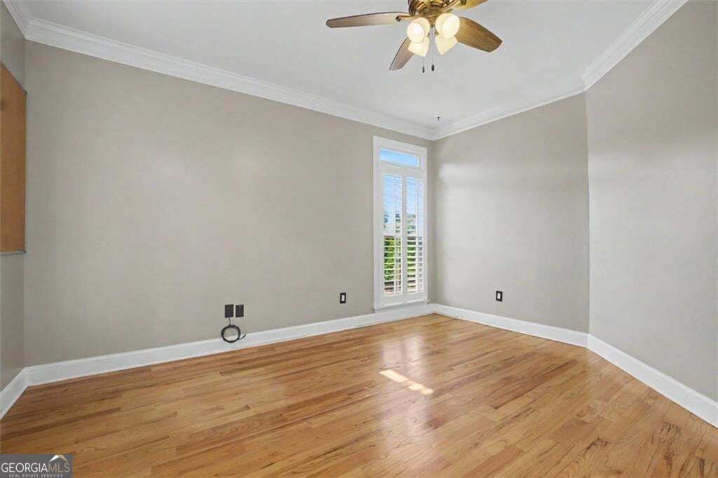 211 Cedar Woods Way Property Photo 8