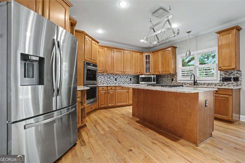 211 Cedar Woods Way Property Photo 10
