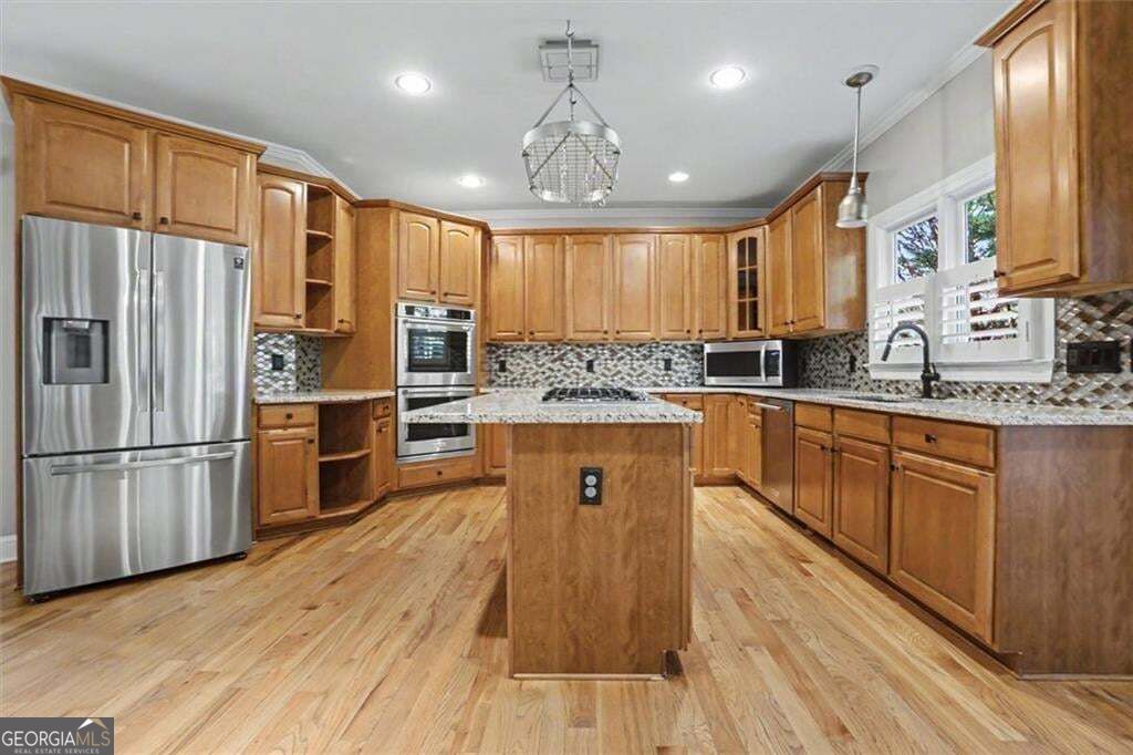 211 Cedar Woods Way Property Photo 11