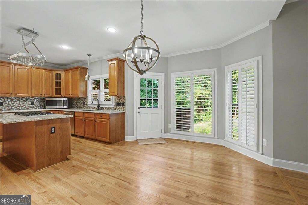 211 Cedar Woods Way Property Photo 17