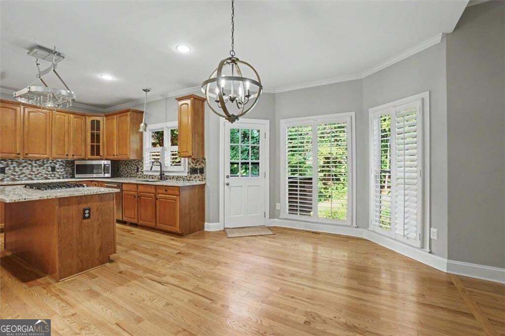 211 Cedar Woods Way Property Photo 17