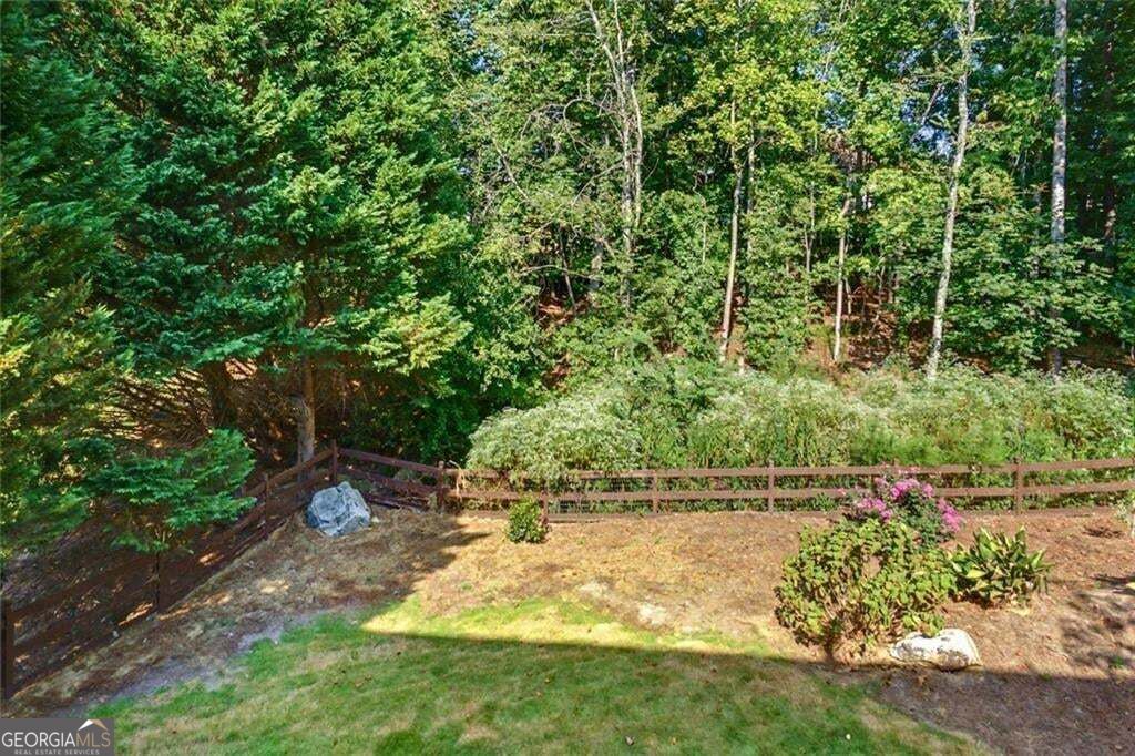 211 Cedar Woods Way Property Photo 27