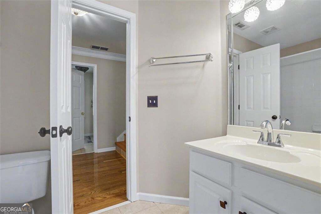 211 Cedar Woods Way Property Photo 31