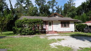 402 W 3rd Street Property Photo 1