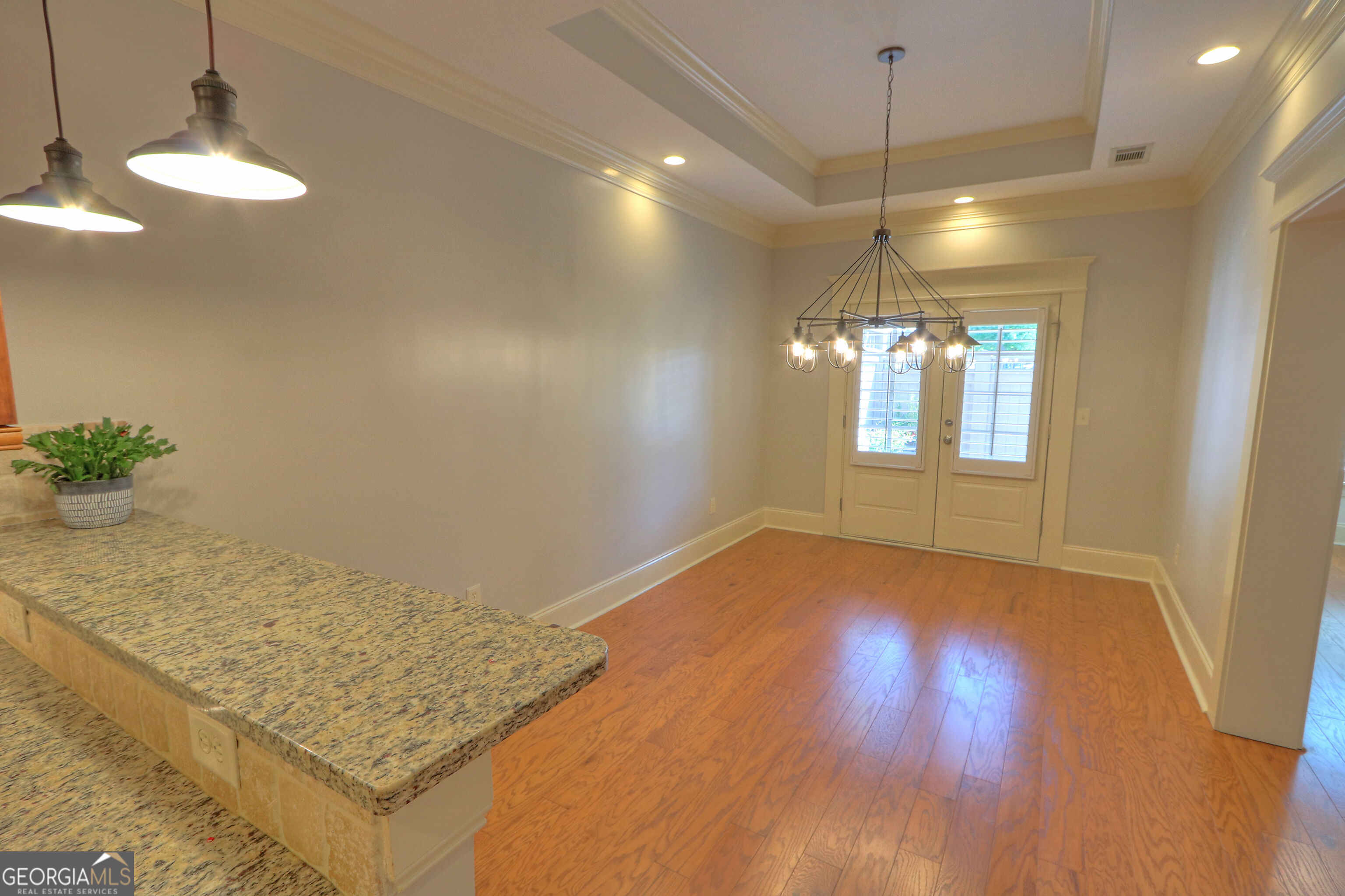 2845 Middlecreek Way Property Photo 4