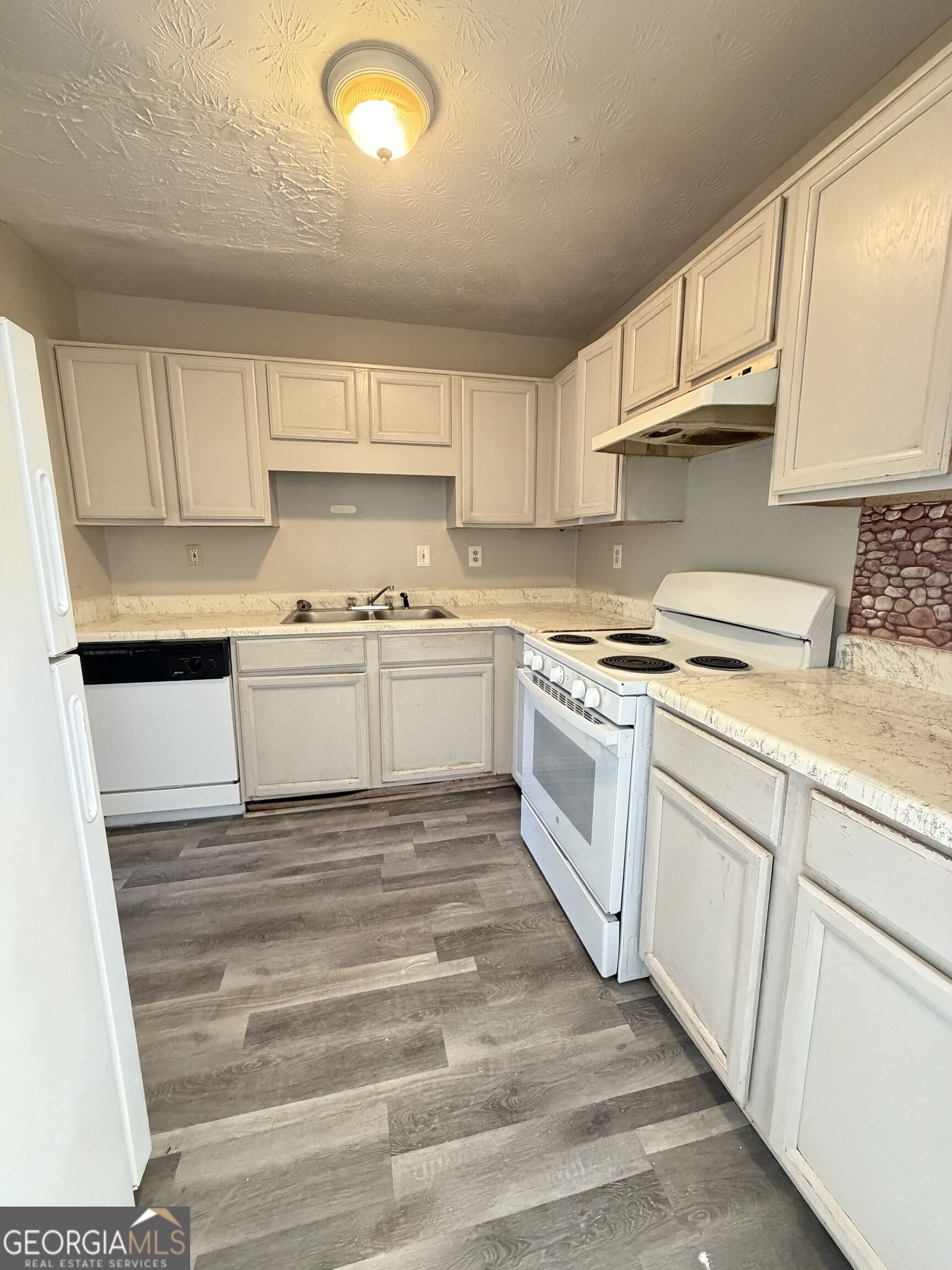 1744 Se Bob White Lane Property Photo 3