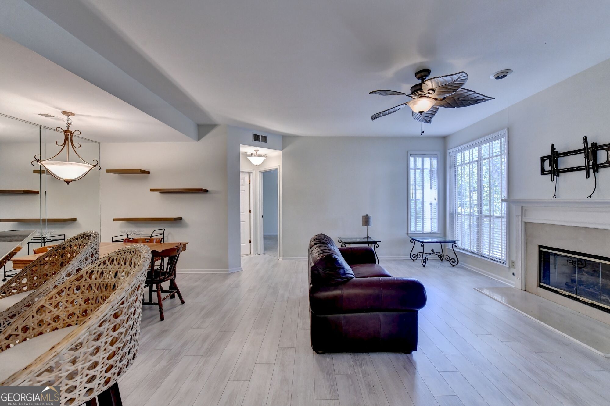 1303 Mcgill Park Avenue Ne Property Photo 4