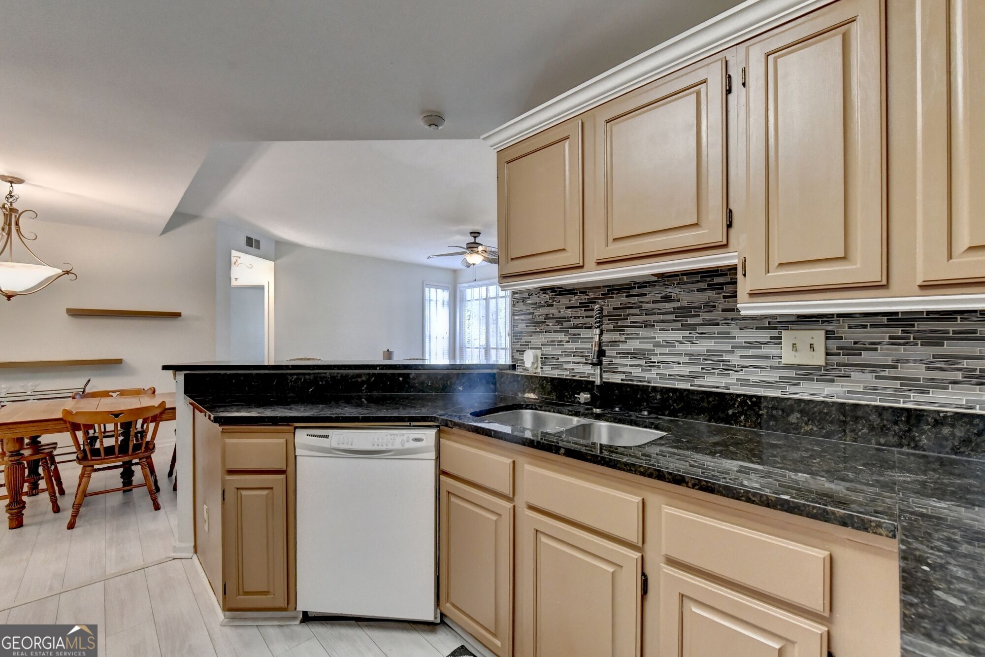 1303 Mcgill Park Avenue Ne Property Photo 18