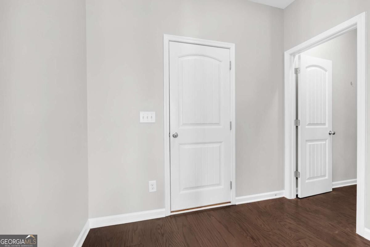 520 Coventry Way Property Photo 20