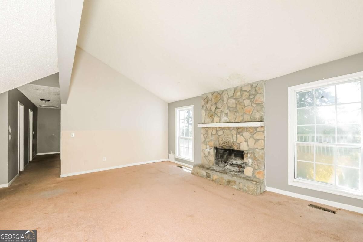 2325 E Hill Way Property Photo 8