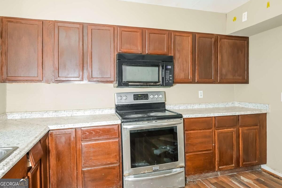 2325 E Hill Way Property Photo 13