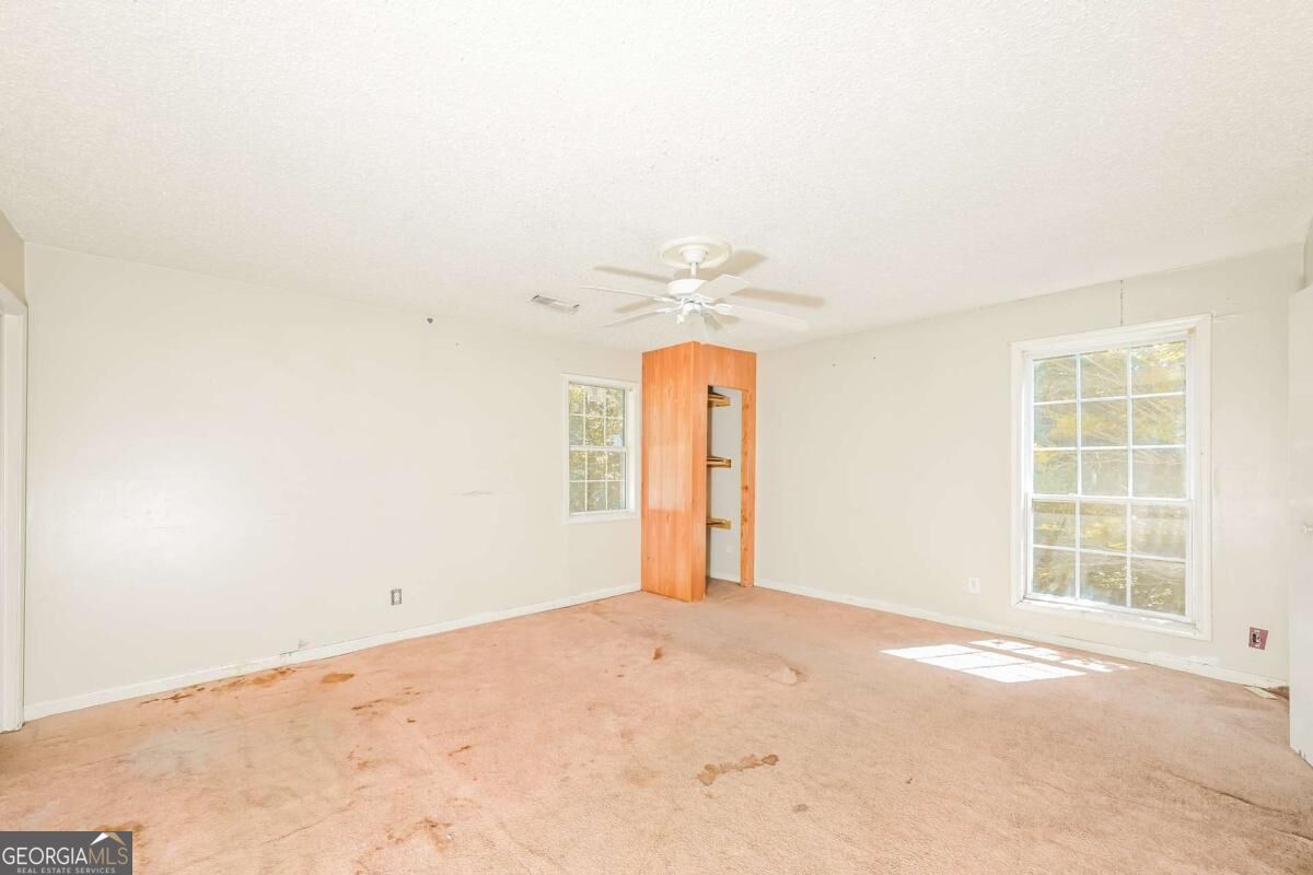 2325 E Hill Way Property Photo 15
