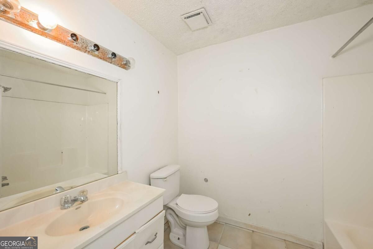2325 E Hill Way Property Photo 22