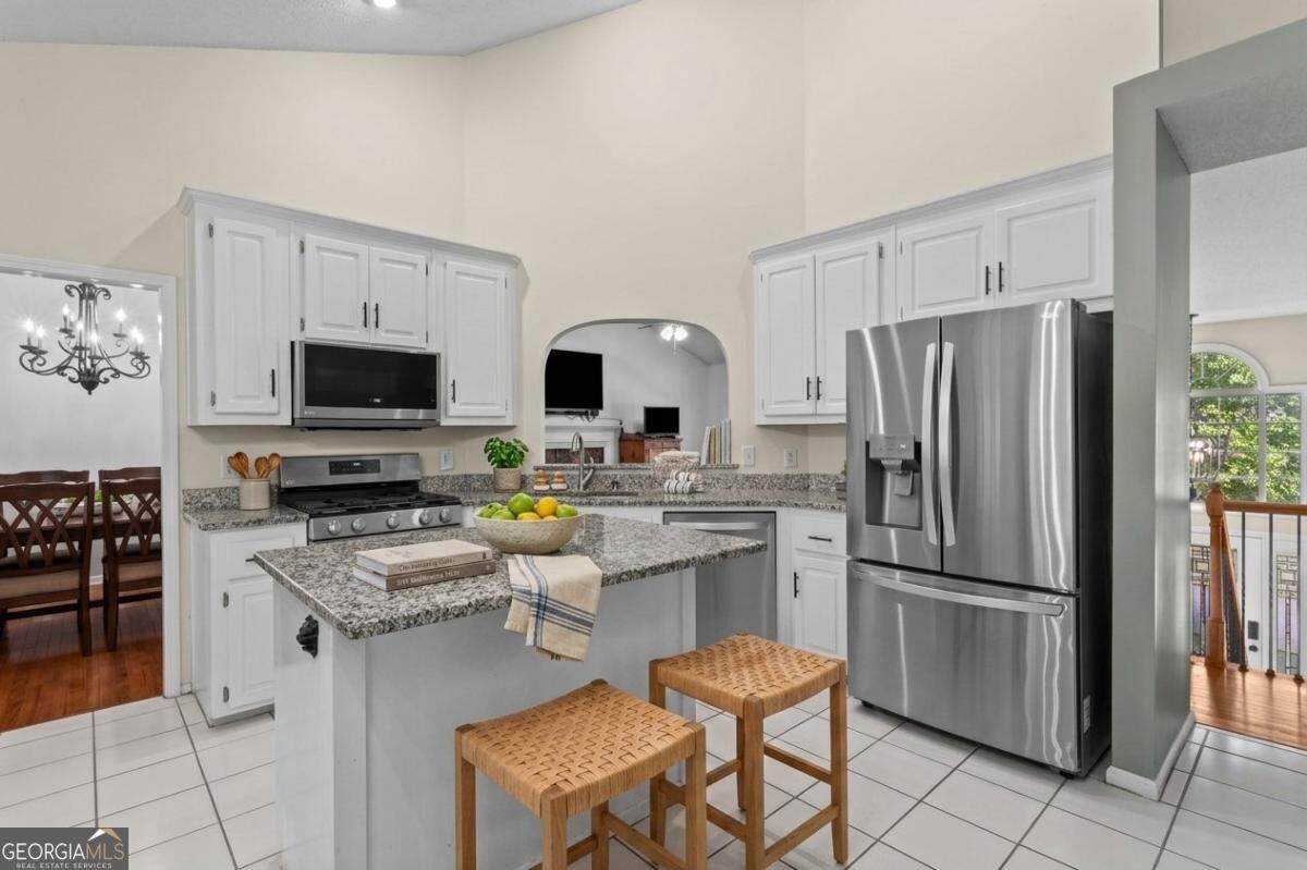 402 Township Lane Property Photo 2