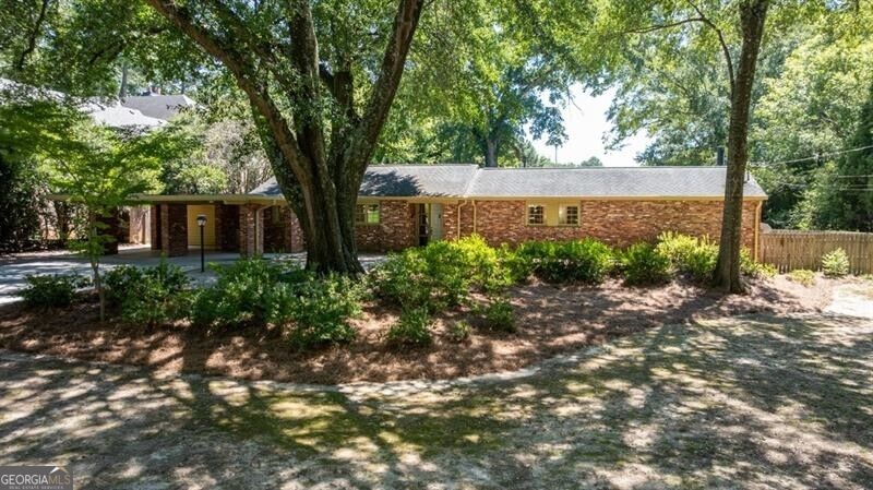 1510 Peachtree Battle Avenue Nw Property Photo 2