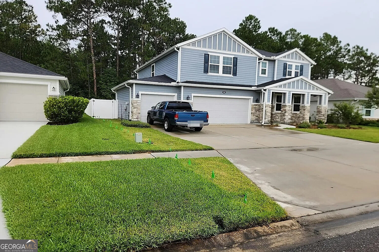 850 Flach Drive Property Photo 3