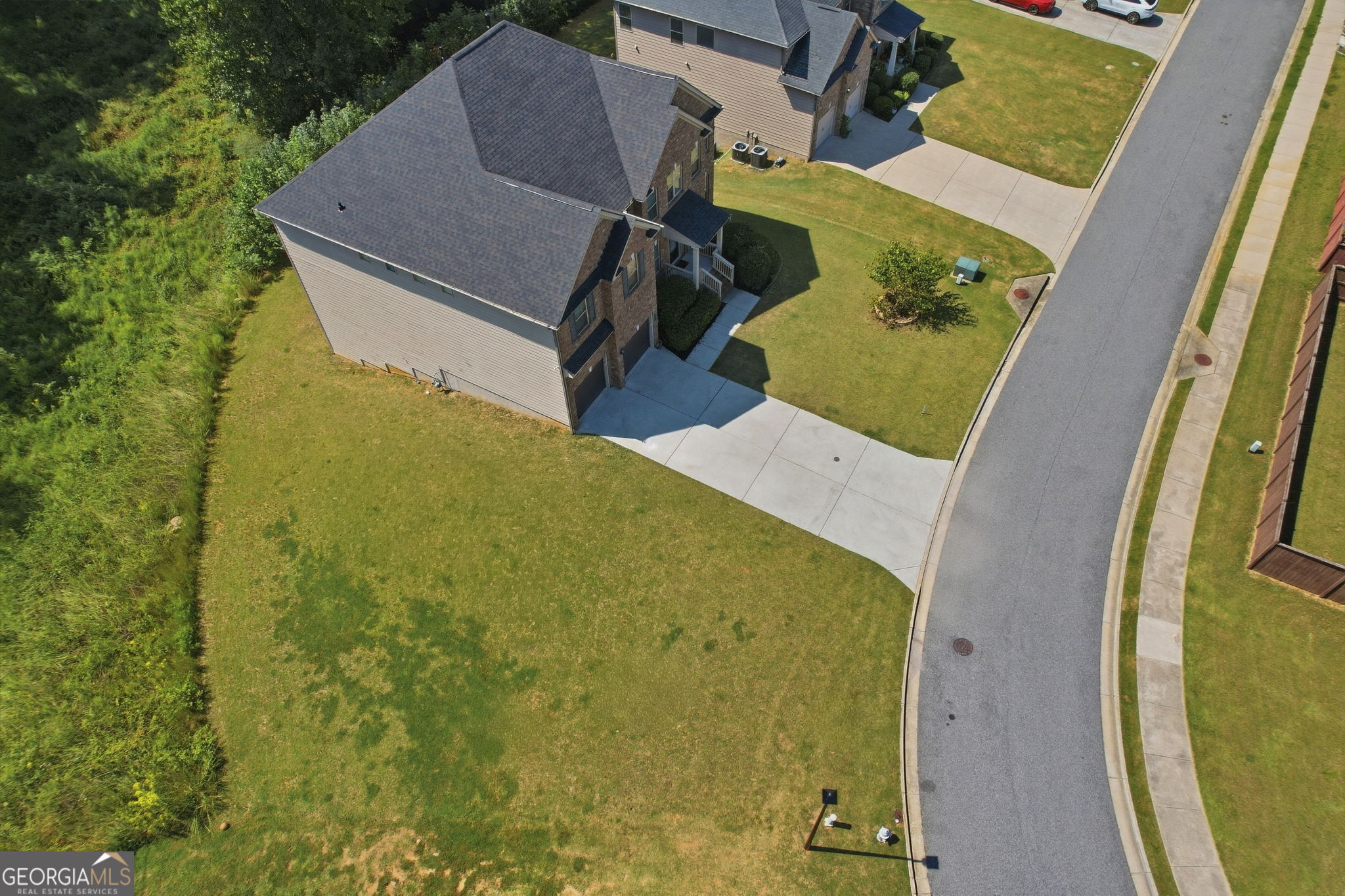 4415 Mossbrook Circle Property Photo 3