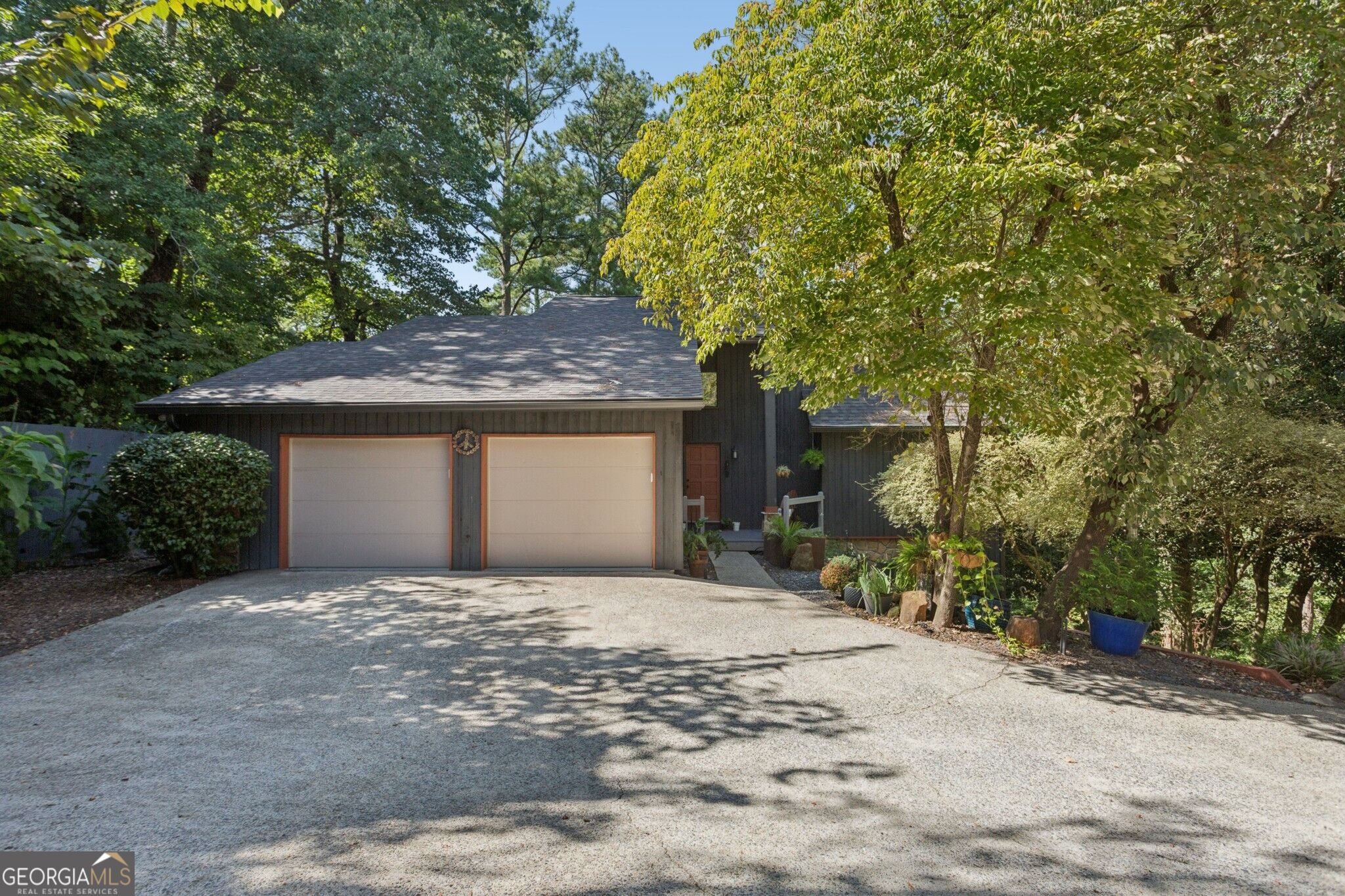 326 W Claiborne Court Property Photo 1