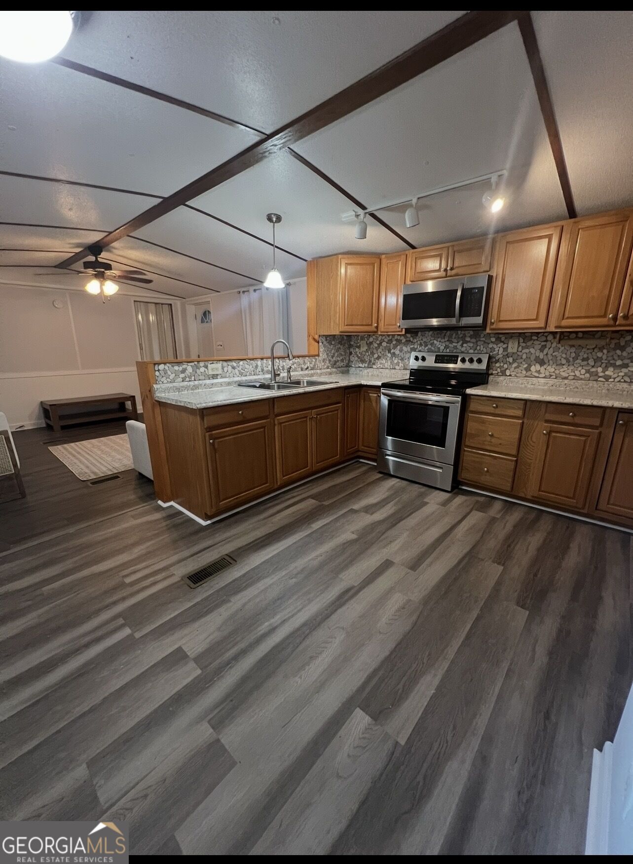 106 Kathy Lane Property Photo 7