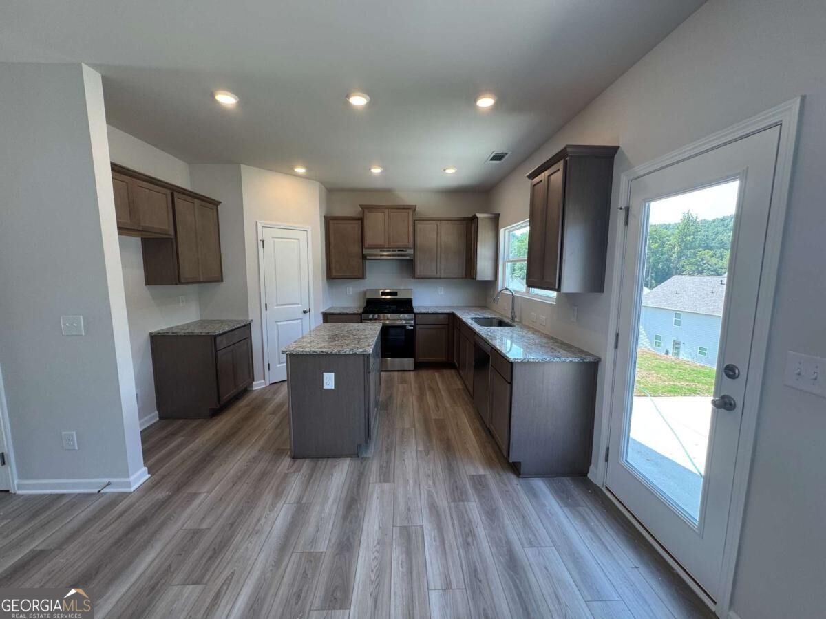 337 Bloomfield Circle Property Photo 4