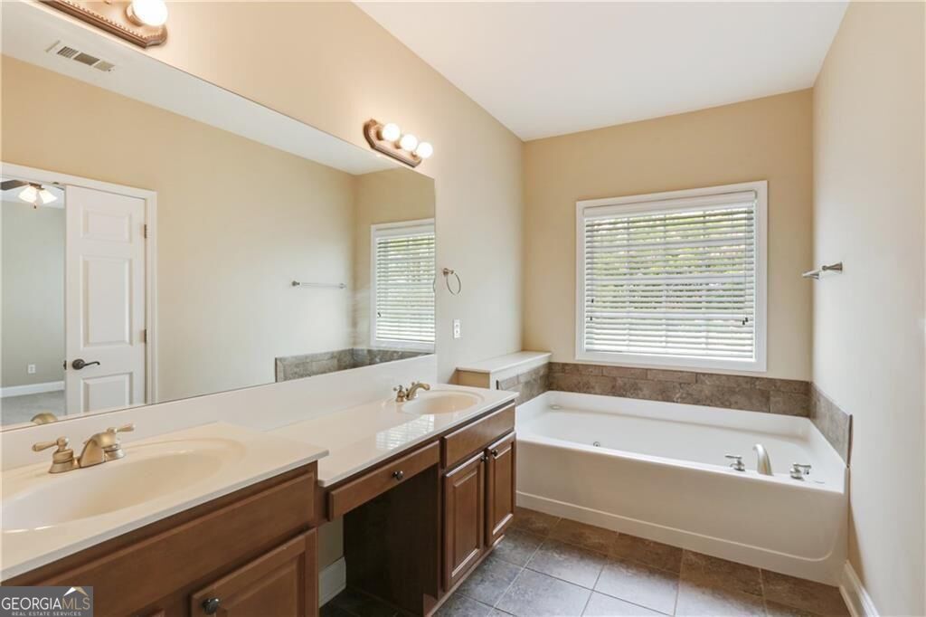 5060 Windcrest Lane Property Photo 14