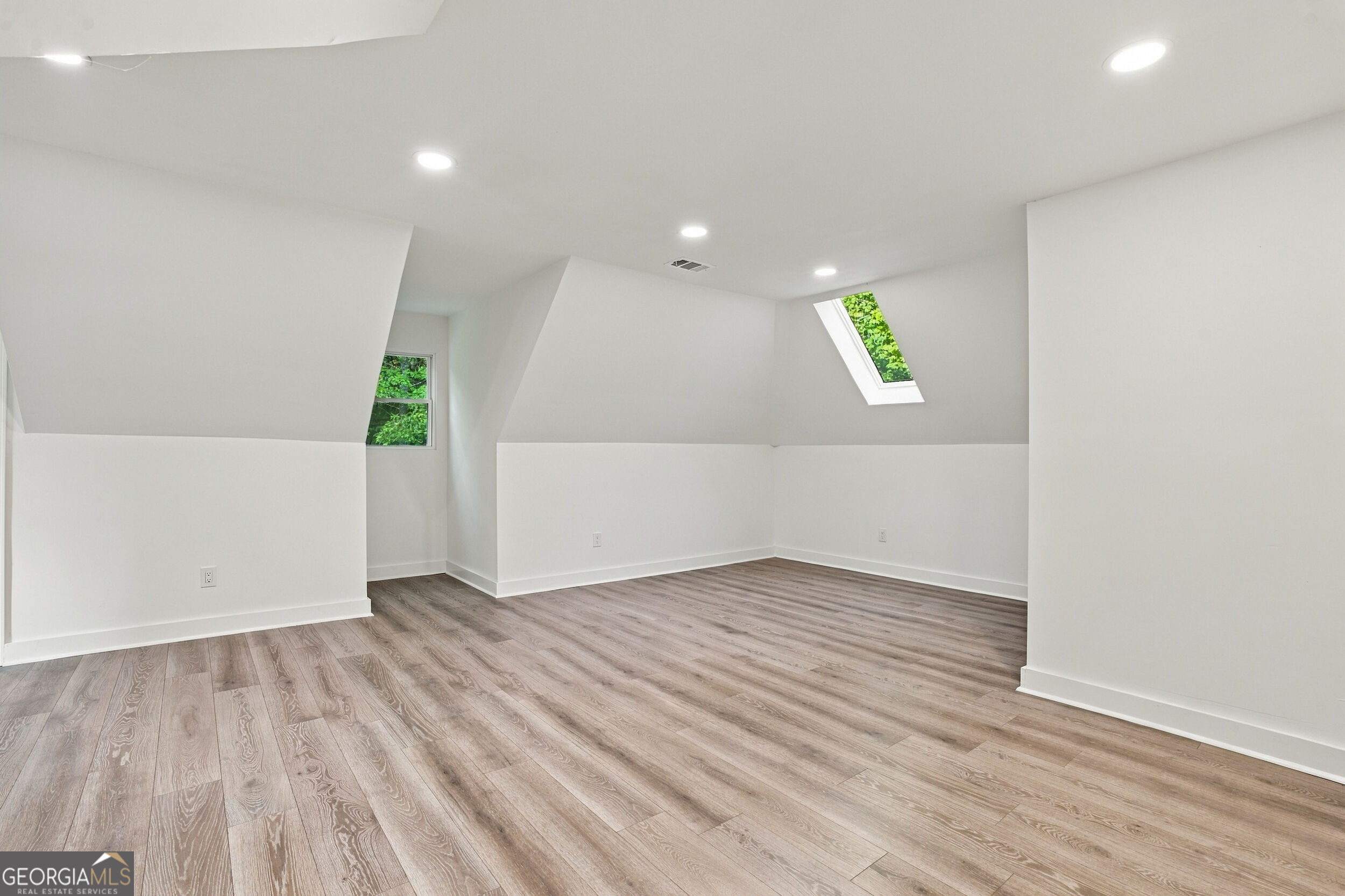 4508 Bankside Court Ne Property Photo 51