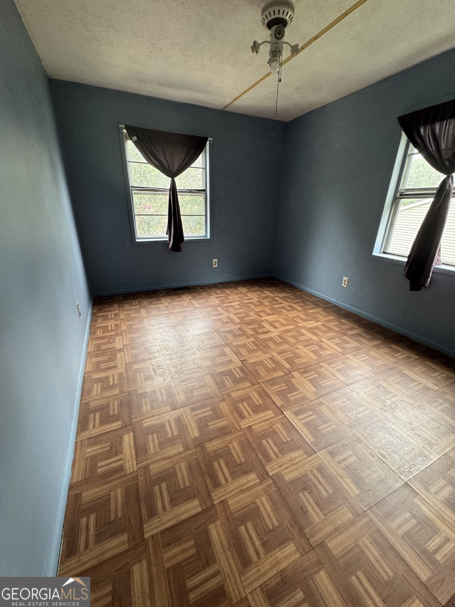 6186 Holiday Boulevard Property Photo 5